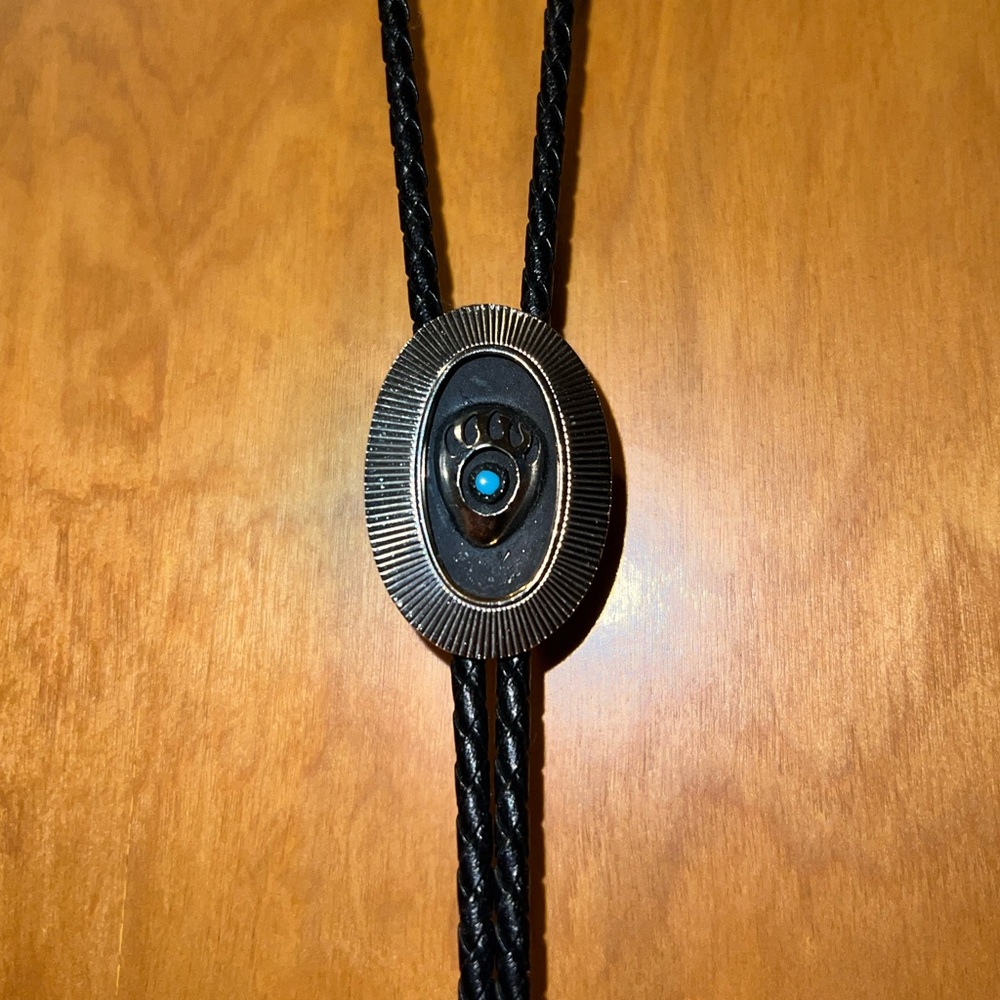 Silver and Blue Fashion Vintage Bolo Tie